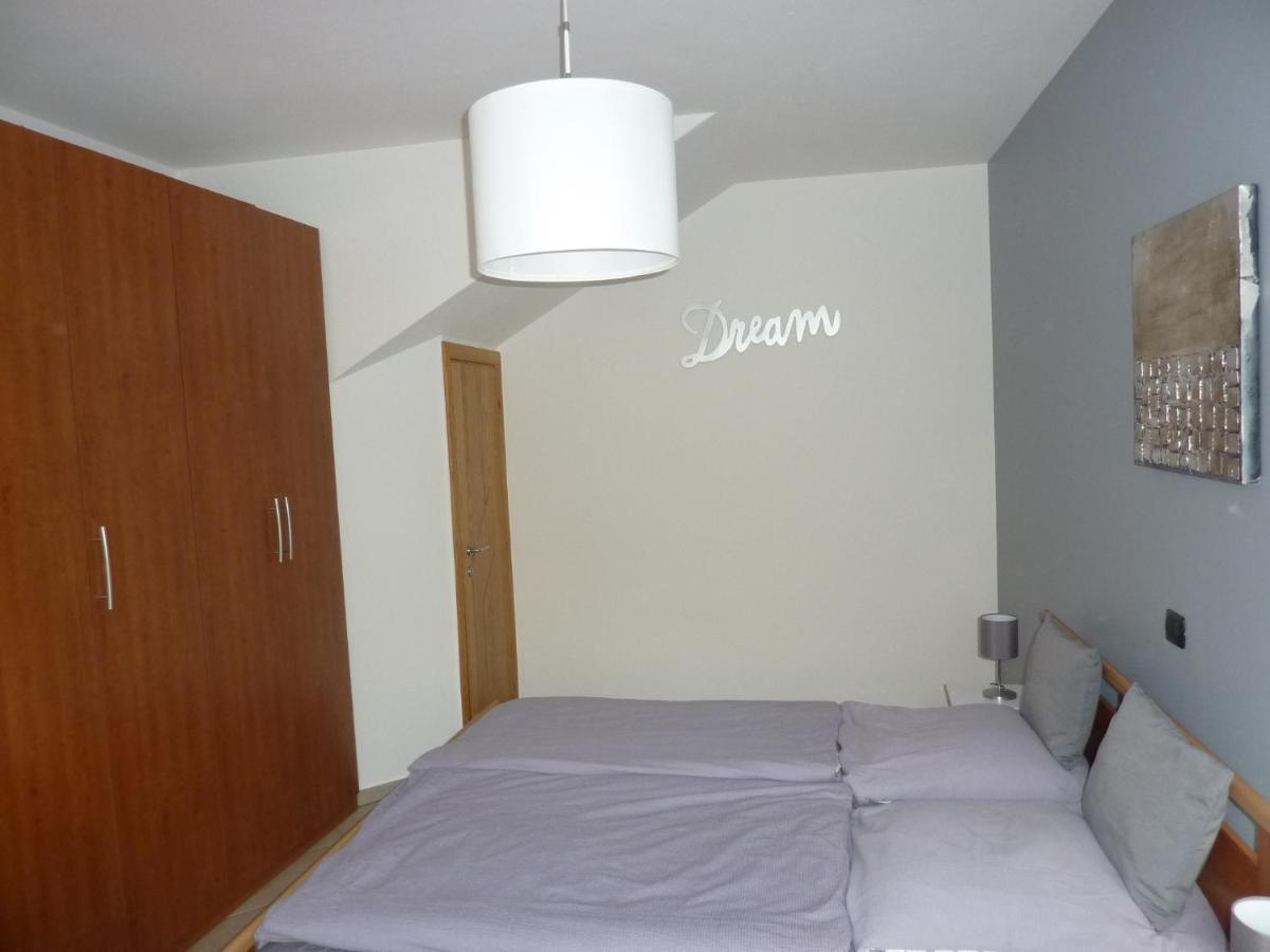 Ferienwohnung Gallo Mit Ueberdachter Terrasse Parkplatz 100 Mtr Z Strand Cannobio Zewnętrze zdjęcie